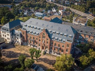 Erstbezug Hochwertige drei Zimmerwohnung mit Dachterrasse im historischen Kloster Marienborn!