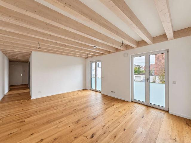 Erstbezug: Helle 3 Zimmer Wohnung mit offenem Wohn und Essbereich