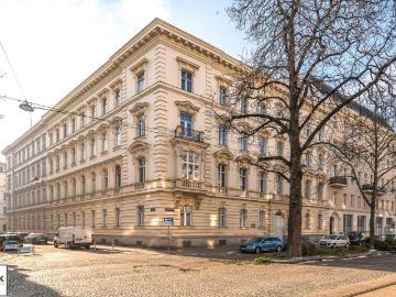 Erstbezug: helle 4 Zimmer Altbau Wohnung im 1. OG ohne Lift