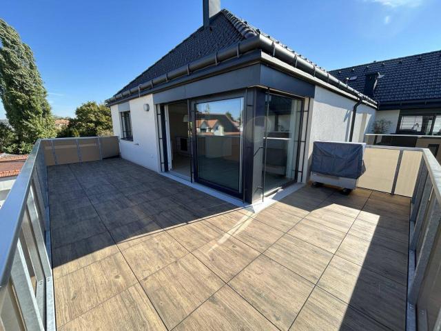 ERSTBEZUG Helle 4 Zimmer Balkonwohnung Maisonette mit Galerie und 2 Garagenplätzen