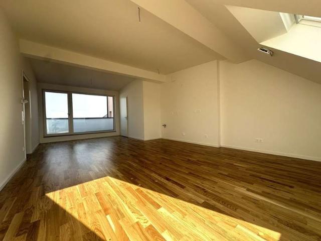Erstbezug* Helle 4 Raum Wohnung mit Loggia in Dresden Friedrichstadt