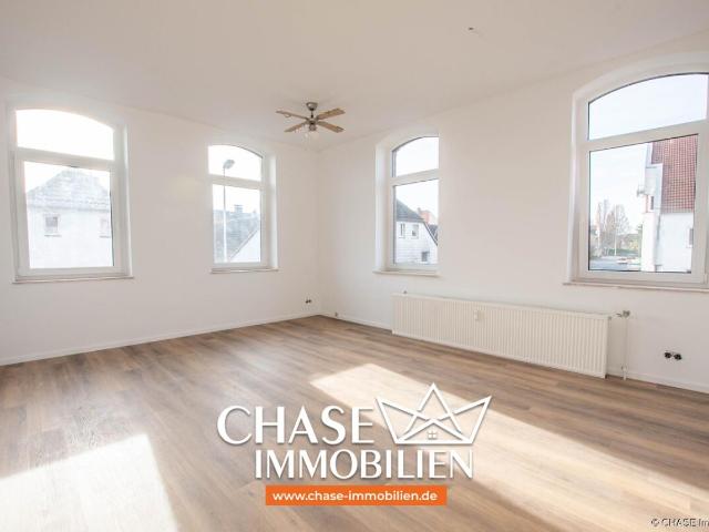 ERSTBEZUG Helle, sanierte 2,5 Zimmer Altbauwohnung in zentraler Wohnlage in Afferde / Hameln!