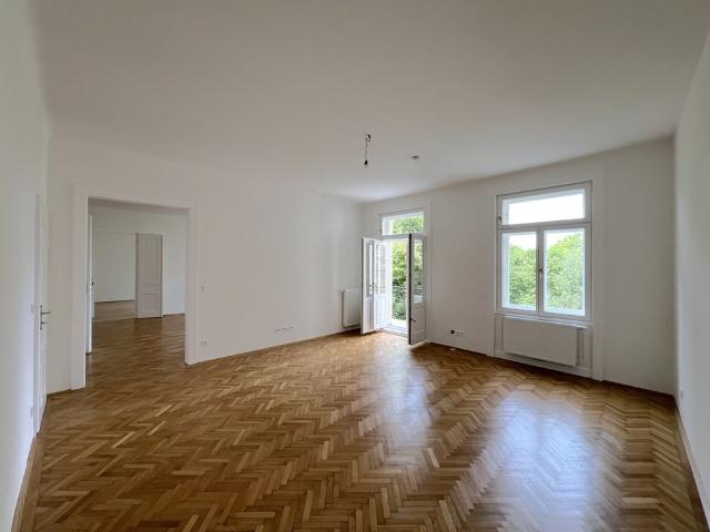 ERSTBEZUG I 5 Zimmer Altbauwohnung mit Balkon und Parkblick