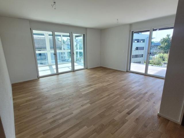 Erstbezug im HIGH FIVE Grosszügige 4.5 Zimmerwohnung mit Wintergarten & Balkon