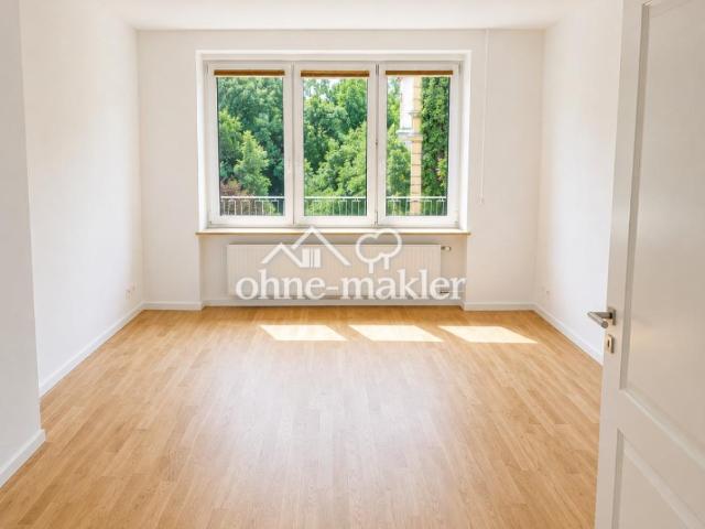 Erstbezug in 3 Zimmer Wohnung mit Balkon & Küche nach Sanierung