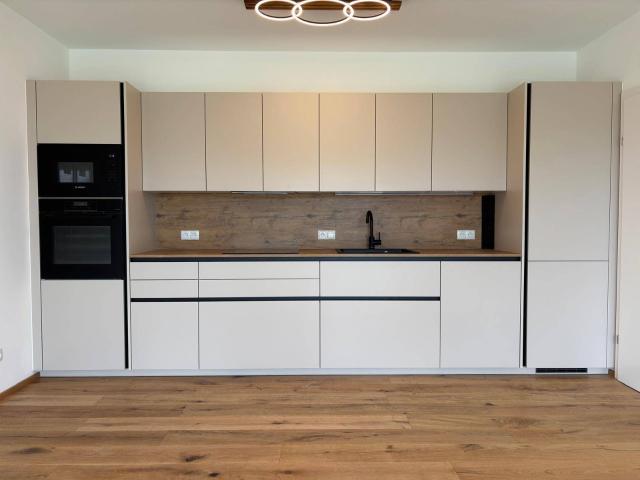 Neubau Erstbezug in Bad Radkersburg: hochwertige 3 Zimmer Neubauwohnung mit Küche, Balkon, Carport und Klimaanlage