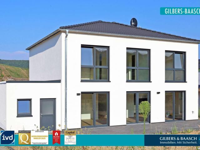 Erstbezug in Leiwen: Modernes Einfamilienhaus mit Terrasse und Weinbergblick