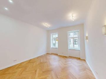Erstbezug in Neubau Living sanierte 4 Zimmer Altbauwohnung