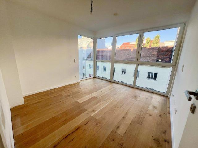Erstbezug in unmittelbarer Nähe zur U1! Tolle 2 Zimmer Balkonwohnung 5. Liftgeschoss mit Weitblick und hochwertiger Ausstattung!