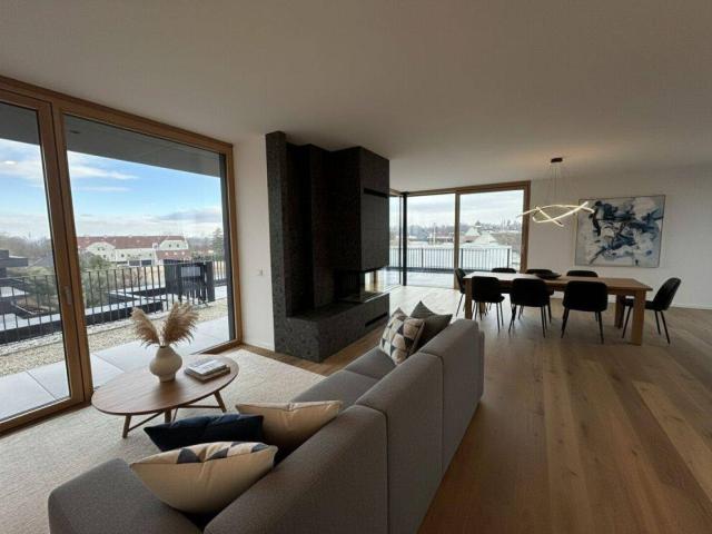 Ihr exklusives Penthouse mit 177 m² Dachterrasse mit grandiosem Weitblick und zugleich Nahe Wien. ERSTBEZUG