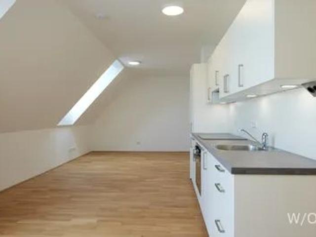 Erstbezug!| Lichtdurchflutete 3 Zimmer Dachgeschosswohnung mit Freifläche in U Bahnnähe | 1120 Wien