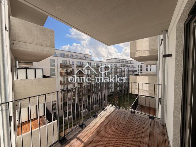 Erstbezug: Lichtdurchflutete 3 Zimmer Wohnung mit Balkon & Loggia