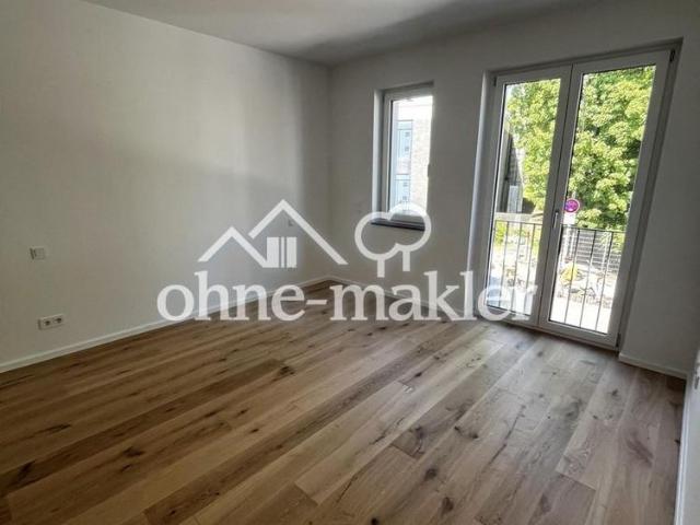 Erstbezug Lichtdurchflutete 3 Zimmer Wohnung mit Balkon