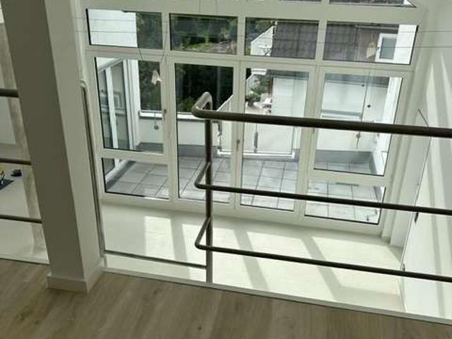 Erstbezug, luxuriöse 3 Zimmer Dachgeschosswohnung nach Generalsanierung im Frauenkopf/Stuttgart