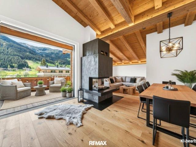 Erstbezug Luxuriöses Penthouse mit privatem Lift, offenem Wohnbereich und Panoramablick in sonniger Toplage