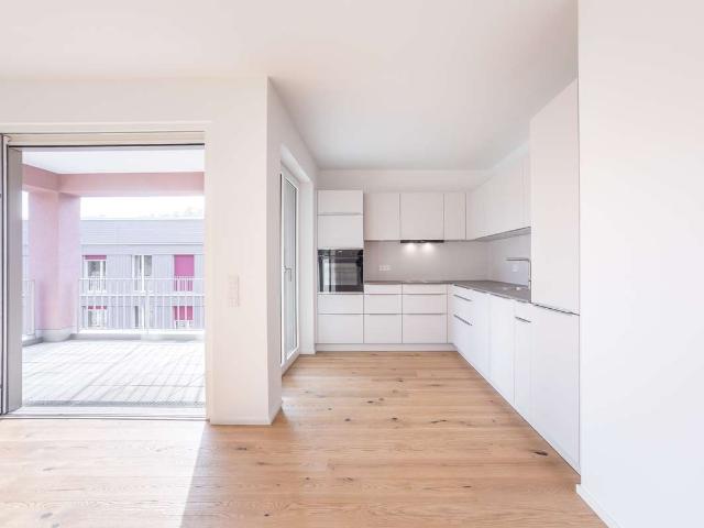 Erstbezug: Modere 3 Zimmer Wohnung mit Süd Balkon