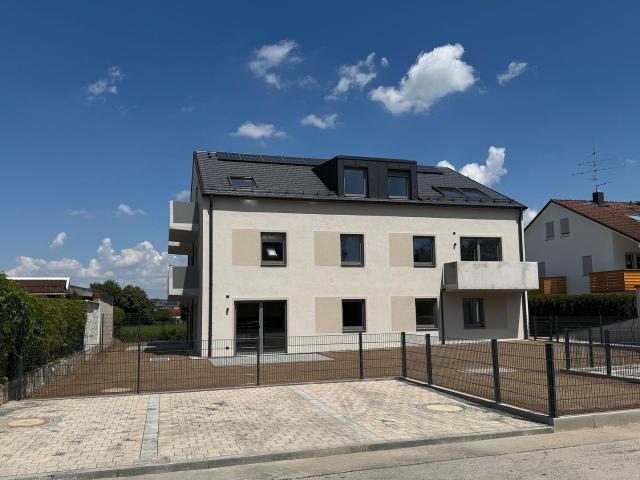 Erstbezug: Moderne 4 Zimmer Dachgeschosswohnung mit Westbalkon und Klimaanlage in Anzing WE07