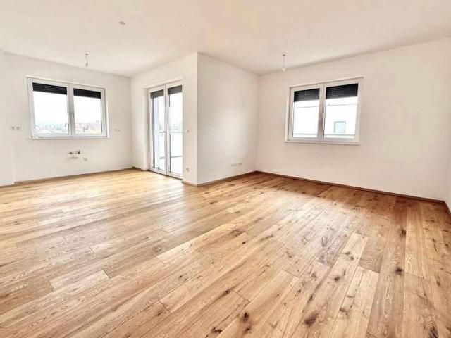 Erstbezug moderne 4 Zimmer Neubauwohnung mit großer Terrasse und 2 Stellplätzen