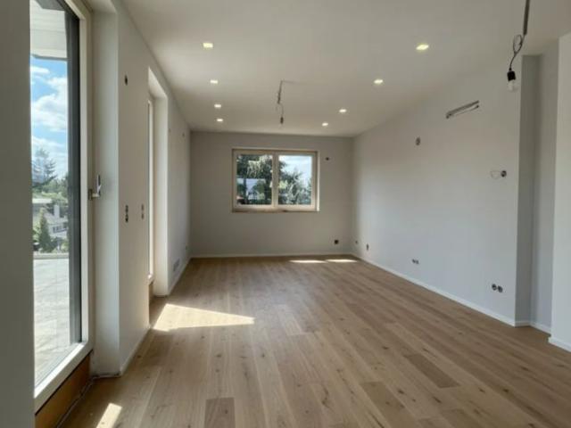 Erstbezug: Moderne 2 Zi Dachgeschoss Wohnung mit Balkon, Garten & Stellplatz in 1210 Wien