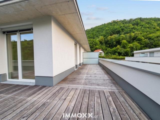 ERSTBEZUG Moderne 2 Zimmer Wohnung mit großer Eckterrasse