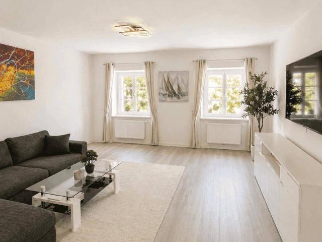 Erstbezug! Moderne 2 Zimmer Wohnung, vollmöbliert + Parkplatz | zentral & ruhig