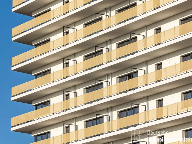 ERSTBEZUG: Moderne 2 Zimmerwohnung mit großem Balkon und Einbauküche