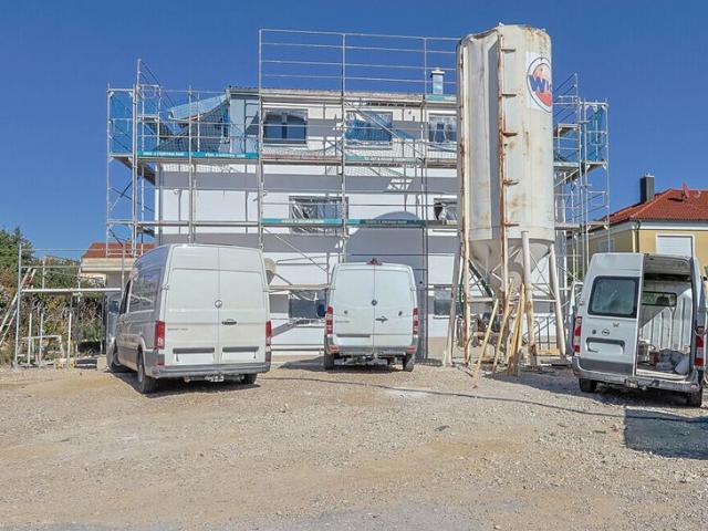 Erstbezug: Moderne 2,5 Zimmer Wohnung mit Einbauküche