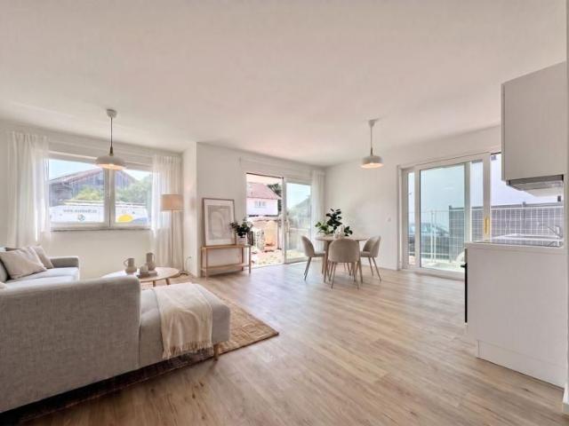 Erstbezug: Moderne 3 Zimmer Wohnung mit Terrasse u. Garten
