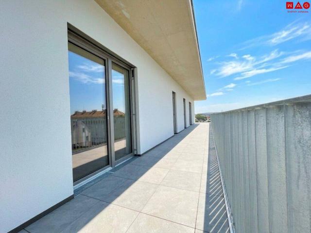 Erstbezug: Moderne 3 Zimmer Wohnung mit riesigem Balkon!