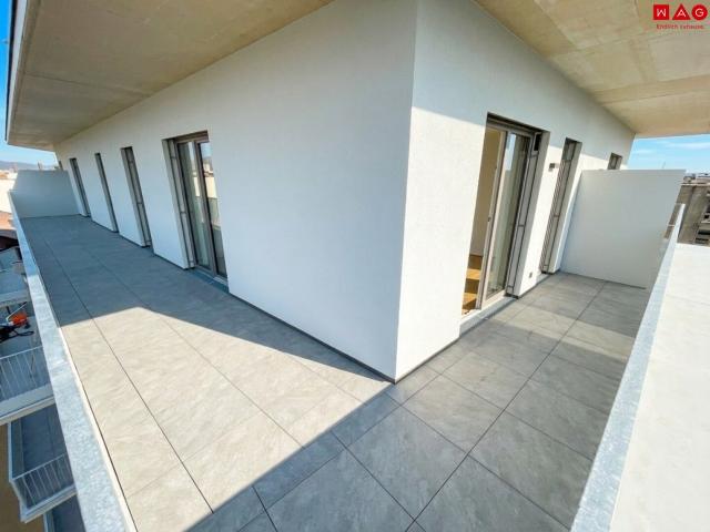 erstbezug: moderne 3 zimmer wohnung mit riesigem balkon!