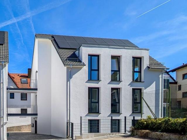 Erstbezug! Moderne 3 Zimmer Dachgeschosswohnung in ruhiger Lage