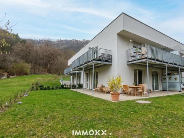 ERSTBEZUG Moderne 3 Zimmer Gartenwohnung in Ecklage mit Blick ins Grüne