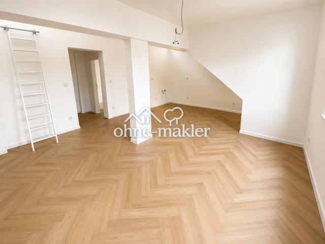 Erstbezug: Moderne Dachgeschosswohnung mit Klimaanlage, Einbauküche und Panoramablick