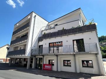 Erstbezug mit Aufzug: Wunderschöne 3 Zi. Wohnung mit Einbauküche!
