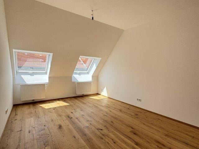 Erstbezug mit Balkon in ruhiger Innenhoflage – 3 Zimmer Altbauwohnung mit Charme in 1150 Wien K