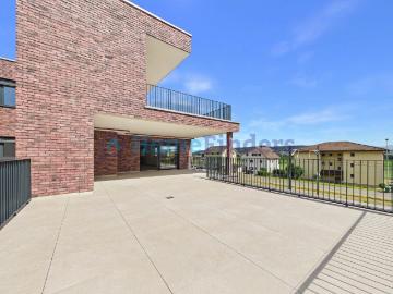 ERSTBEZUG MIT RIESIGER TERRASSE 72m2!
