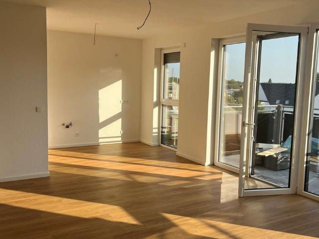 Erstbezug mit Süd Balkon: 2 Zimmer Dachgeschosswohnung über den Dächern von Mengede