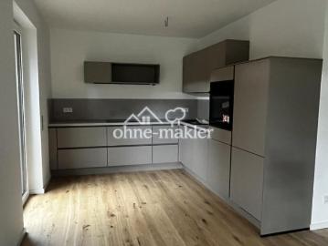 Erstbezug mit Terrasse: Stilvolle 3‑Zi. Wohnung + Einbauküche inklusive | KfW‑40