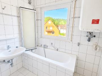~ ERSTBEZUG N. SANIERUNG: Schöne, tolle 2 Zi. Wohnung mit Balkon * neue EBK * zentral in S Wangen ~