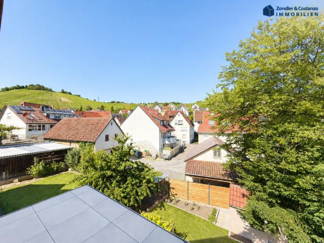 ERSTBEZUG N. SANIERUNG: Sehr schöne 3 Zi. Whg. * Balkon * FBH * Stpl. * tolle Wohnlage in S Uhlbach