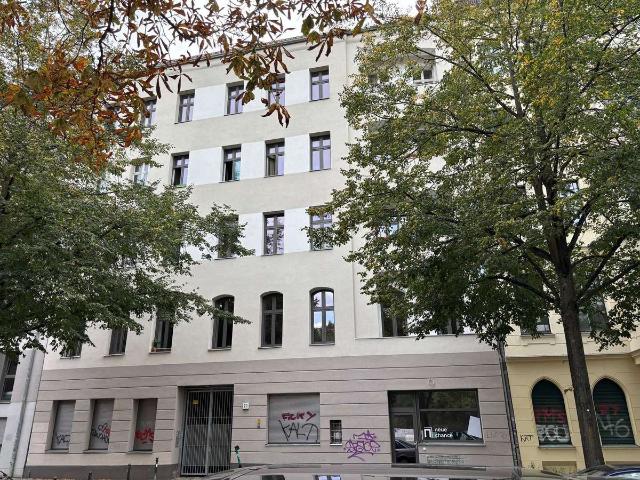 Erstbezug nach Top Modernisierung: 2 Zimmer mit Balkon, neuer EBK und Duschbad in Treptow