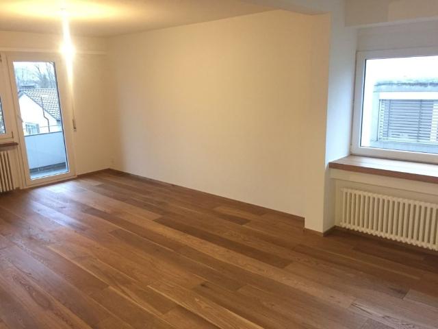 Erstbezug nach Totalsanierung Charmante 4.5 Zimmer Wohnung mit Balkon