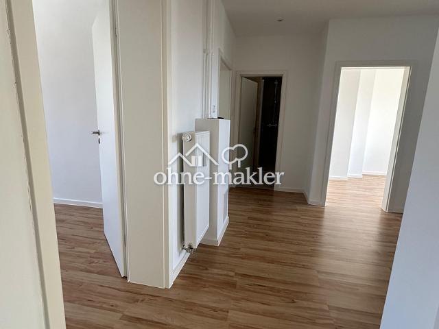 Erstbezug nach umfassender Modernisierung! Stilvolle 3 Zimmer Wohnung in begehrter Lage