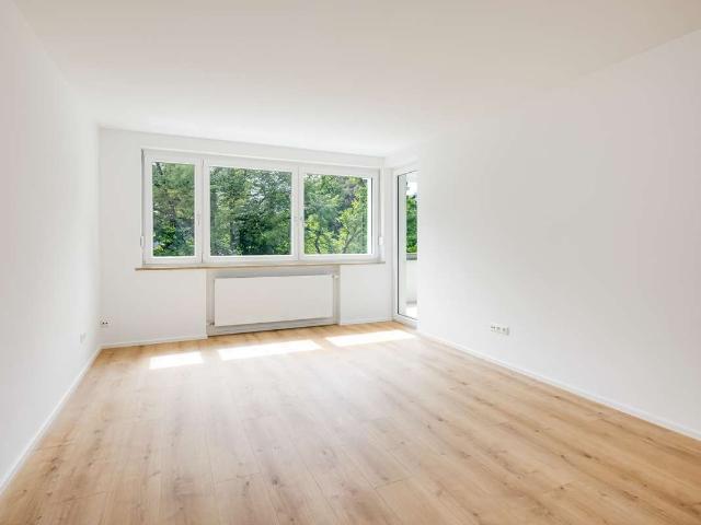 Erstbezug nach umfassender Sanierung, 3 Zi. Whg. mit 2 Balkonen!