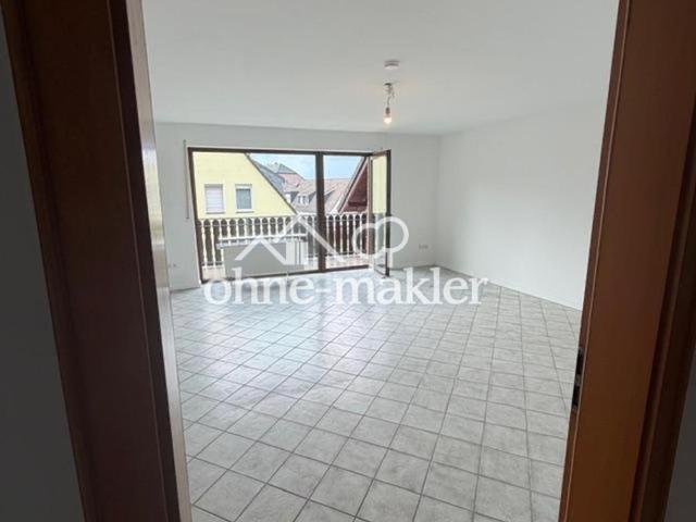 Erstbezug nach umfassender Sanierung: Wohnung in bester Lage! mit Balkon in der erste Etage