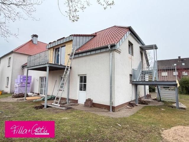 Erstbezug nach Ausbau: Exklusive Dachgeschosswohnung mit Balkon und optionaler Barrierefreiheit ! RESERVIERT!
