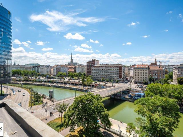 ERSTBEZUG nach Generalsanierung mit Fernblick Donaukanal, Stephansdom.: 3 Zimmer + Küche!