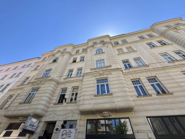 ERSTBEZUG NACH GENERALSANIERUNG ab Oktober 26: Klassische 5 Zimmer Altbauwohnung Nähe Naschmarkt, 1040!