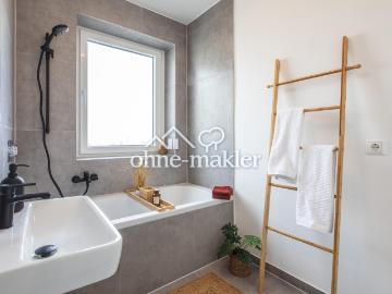 Erstbezug nach hochwertiger Sanierung – 4 Zimmer Erdgeschosswohnung mit eigener Garage in Marl