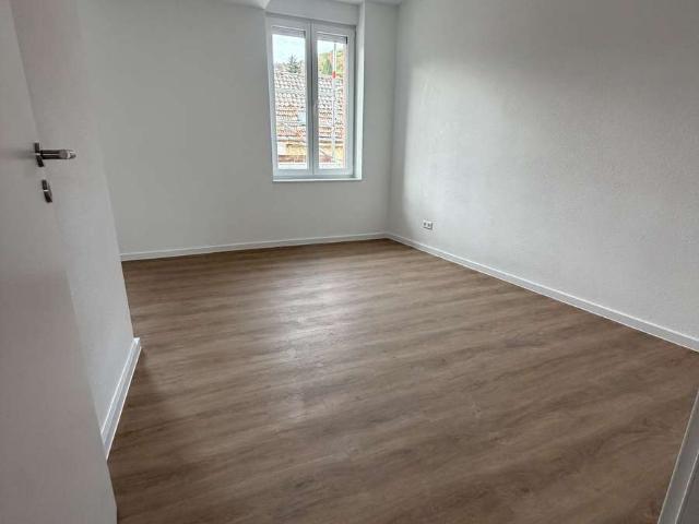 Erstbezug nach Kernsanierung: kompakte 2 Zimmer Wohnung im 1. OG, KfW 55 EE